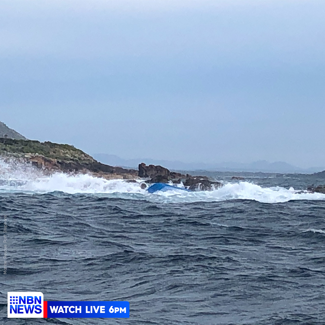 No fish but a tale: North West mates tell of boatie rescue off Port Stephens